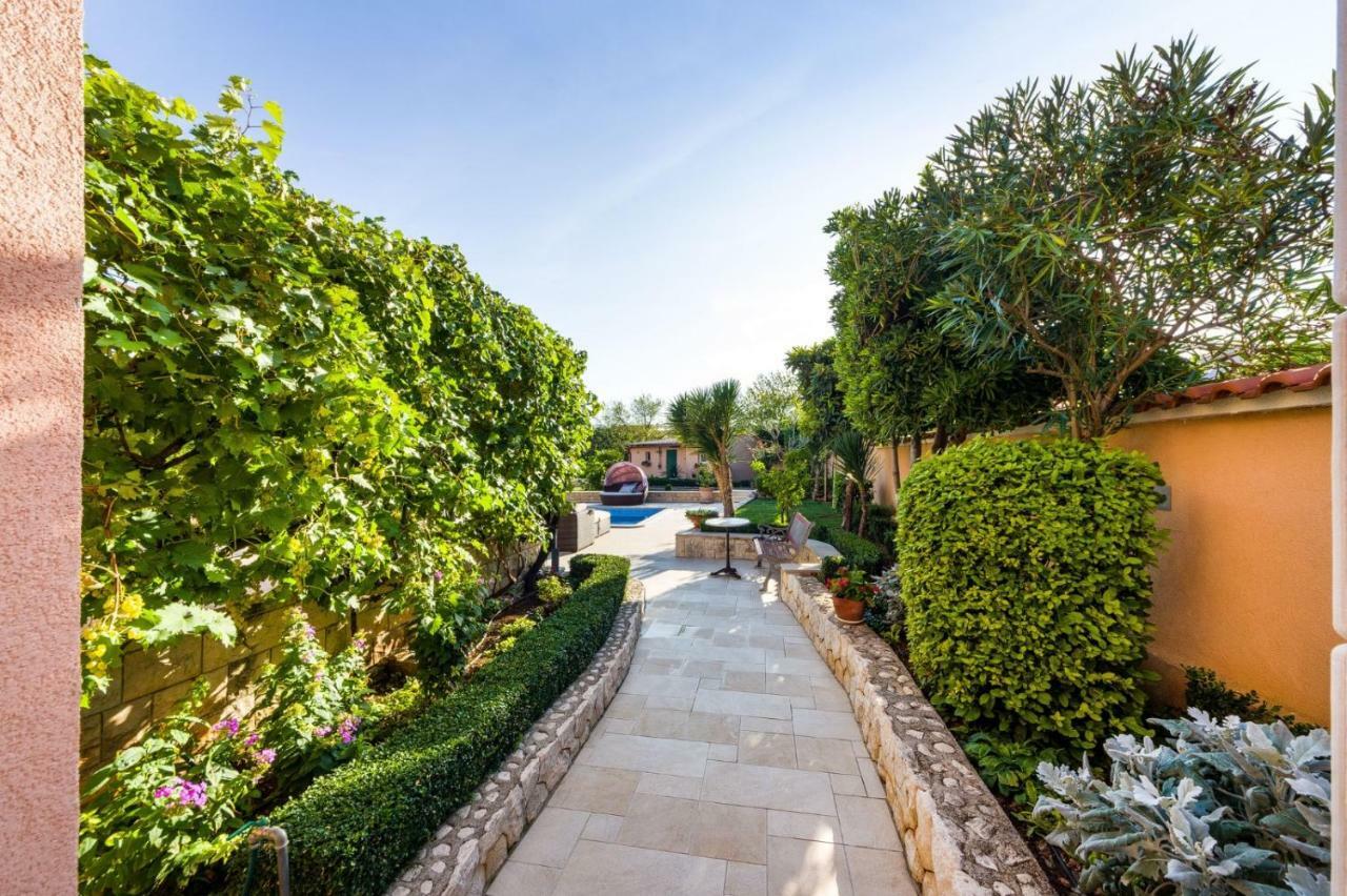 Navis Luxury Villa فوديس المظهر الخارجي الصورة