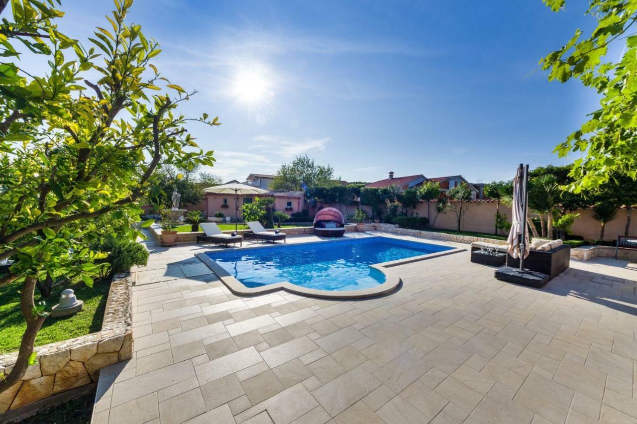 Navis Luxury Villa فوديس المظهر الخارجي الصورة