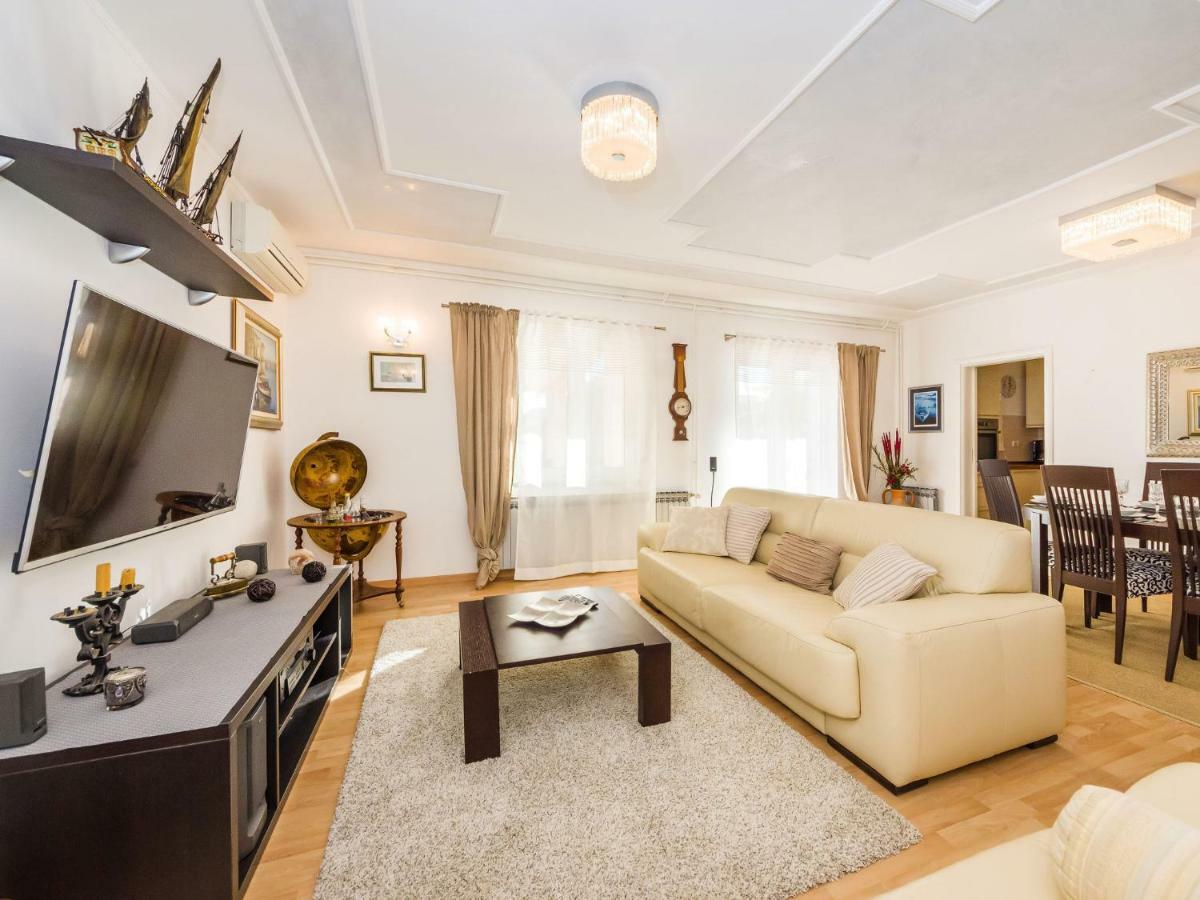 Navis Luxury Villa فوديس المظهر الخارجي الصورة