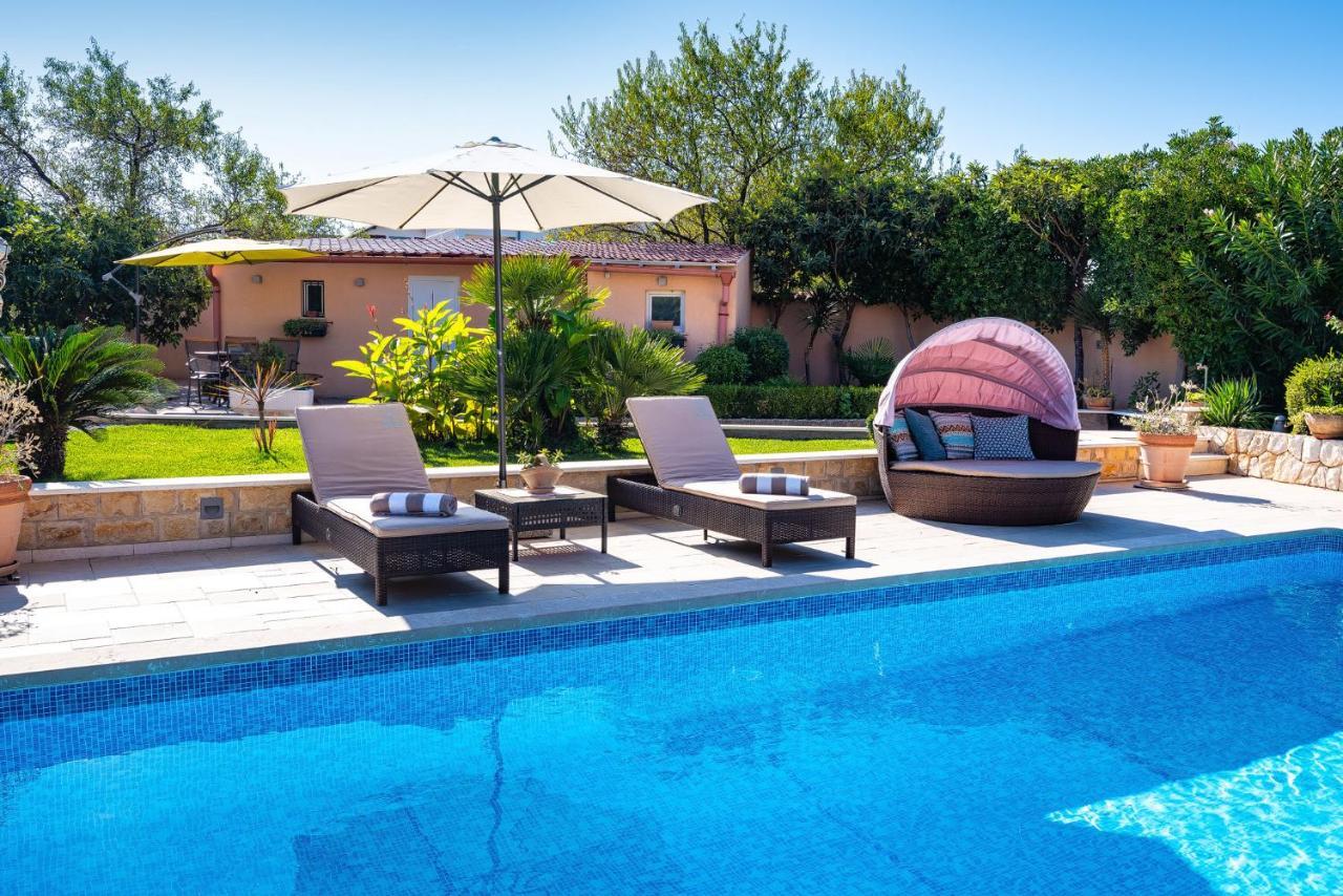 Navis Luxury Villa فوديس المظهر الخارجي الصورة